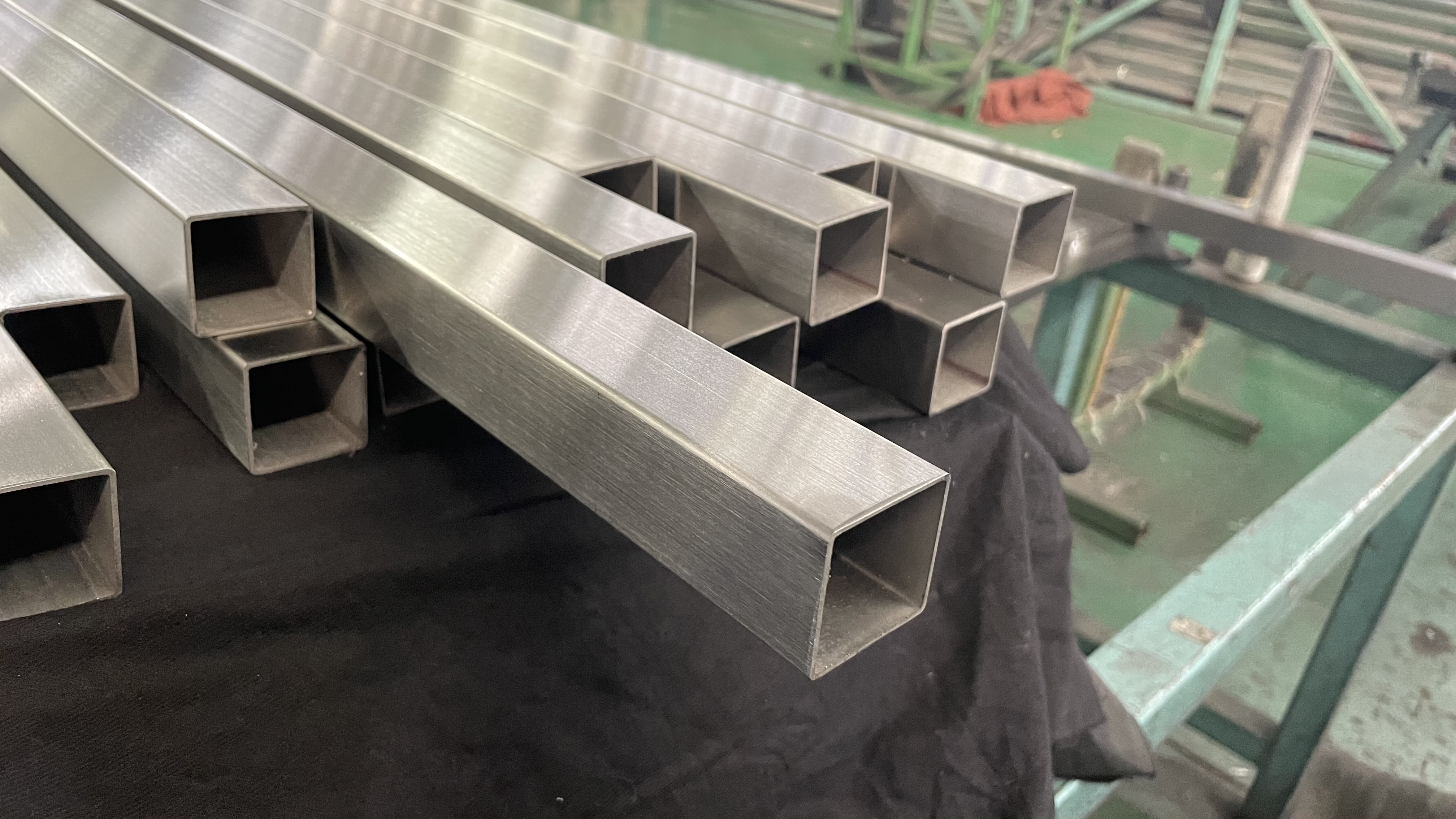 厚壁不銹鋼管遭到腐蝕該怎么辦？