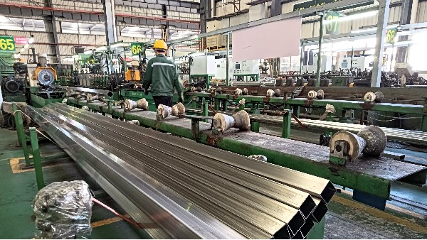 無縫與有縫：一場關(guān)乎安全與經(jīng)濟的對話